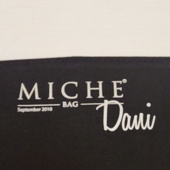 Miche Dani Classic Size Shell Animal Print Reddish Brown with matching handles - Picture 2 of 7